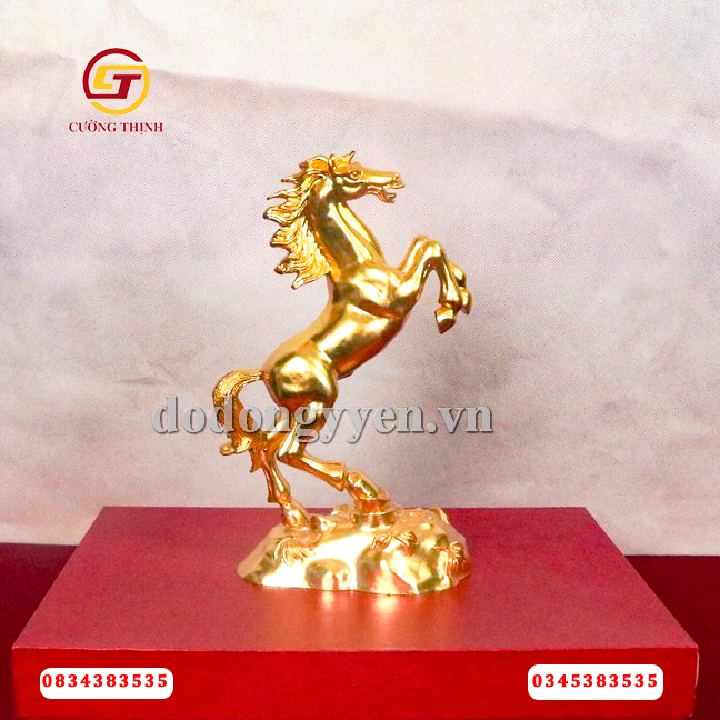 Tượng ngựa phi nước đại bằng đồng