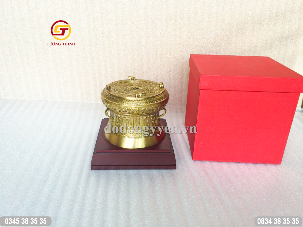 Trống đồng vàng mẫu nhỏ để bàn làm việc3
