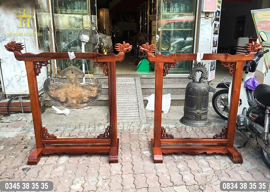 Bộ đôi khánh đồng và chuông đồng cúng tiến chùa