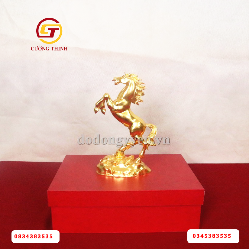 Tượng ngựa phi nước đại dát vàng đẹp