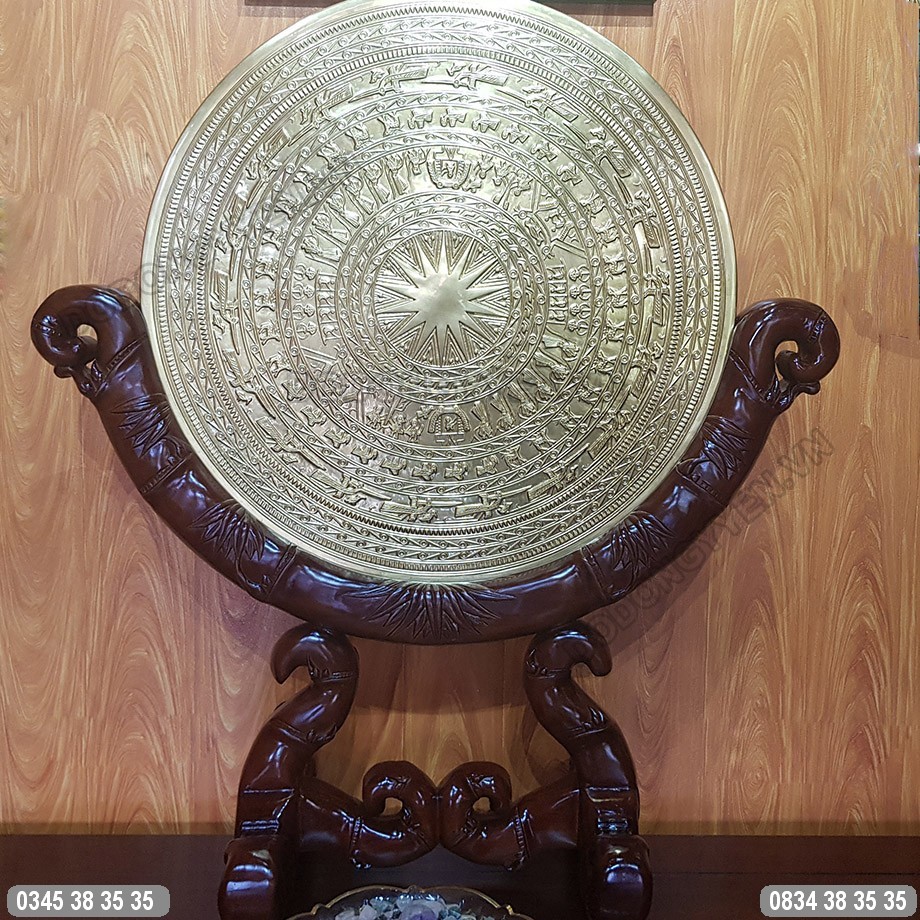 tranh mặt trống dát vàng