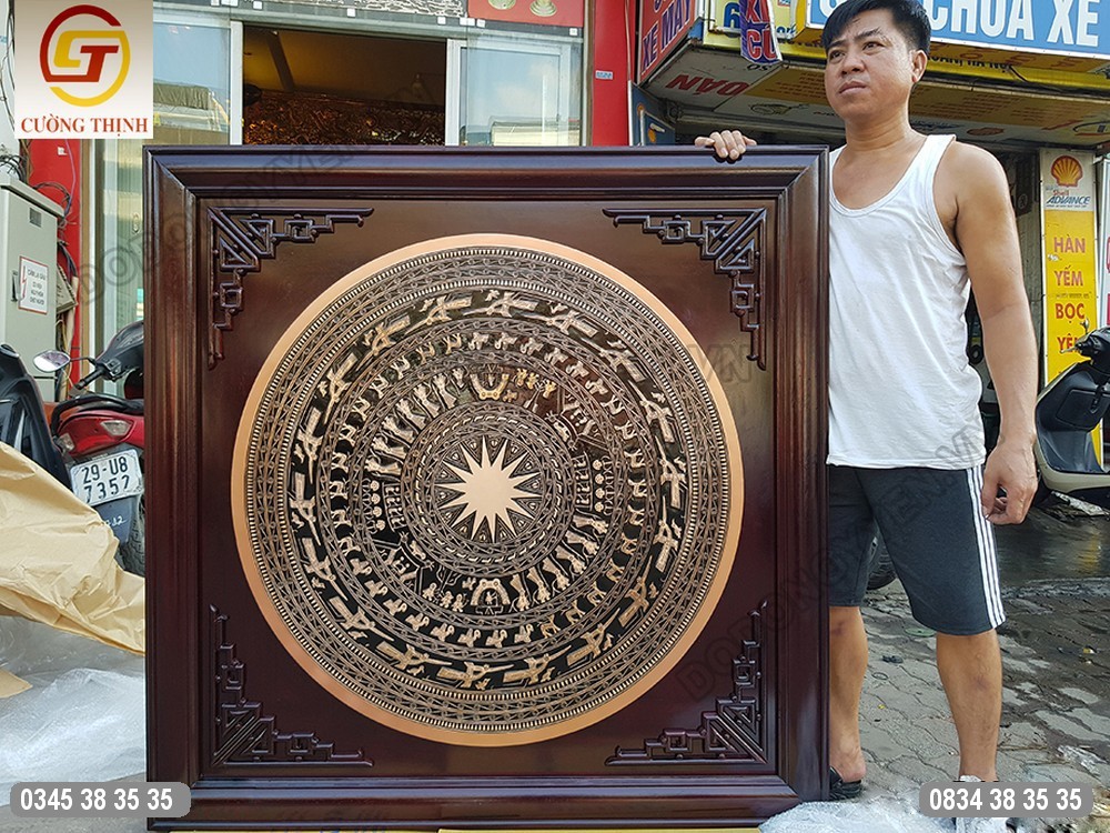 vật phẩm được đúc hoàn toàn thủ công tại làng nghề đồ đồng Ý yên