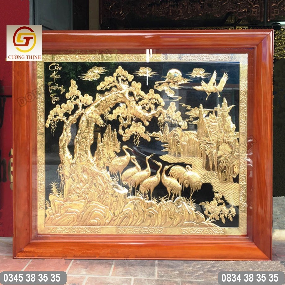 nổi bật trên nền đen là hình ảnh những chú hạc