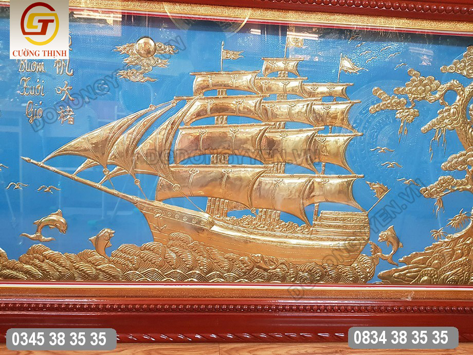 Từng đường nét trên bức tranh đều được chạm thúc vô cùng tỉ mỉ