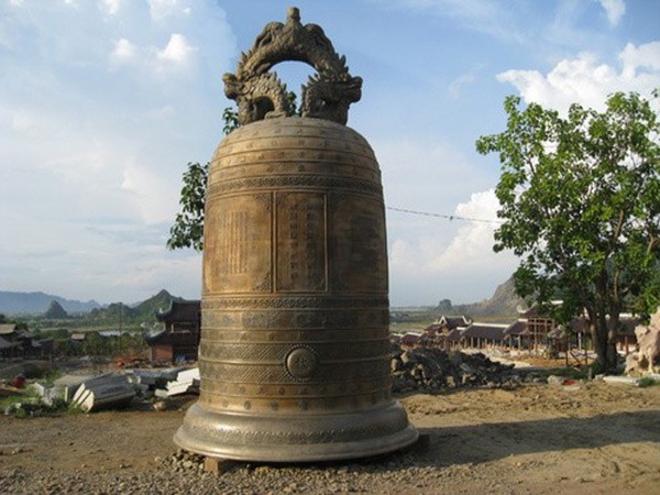 Chuông đồng tại chùa Bái Đính