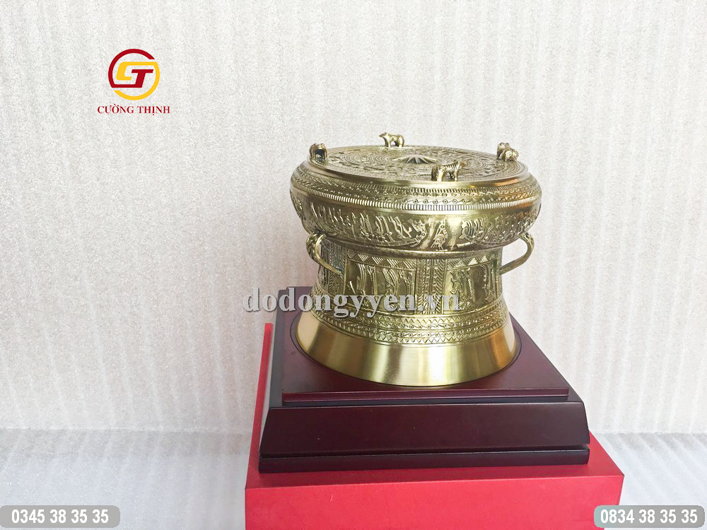 Trống đồng vàng mẫu nhỏ để bàn làm việc1