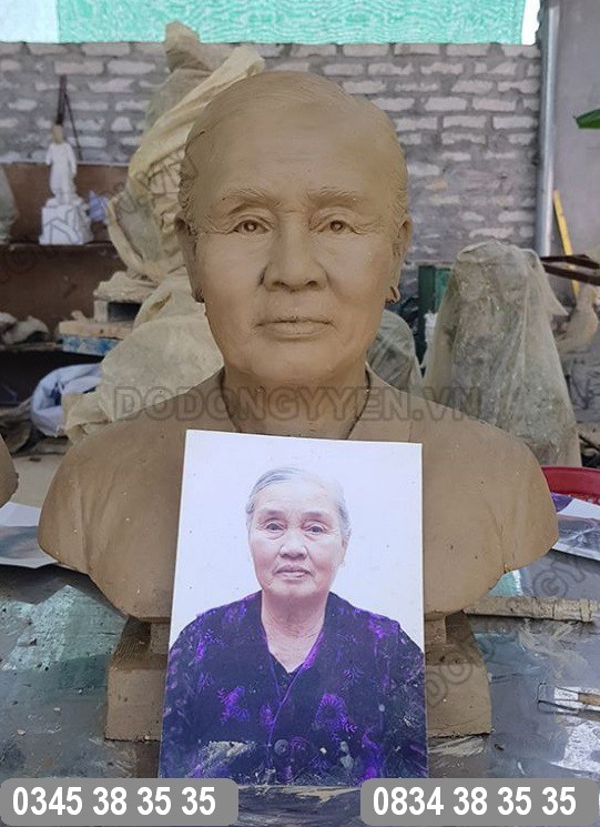 Mẫu đất cụ bà