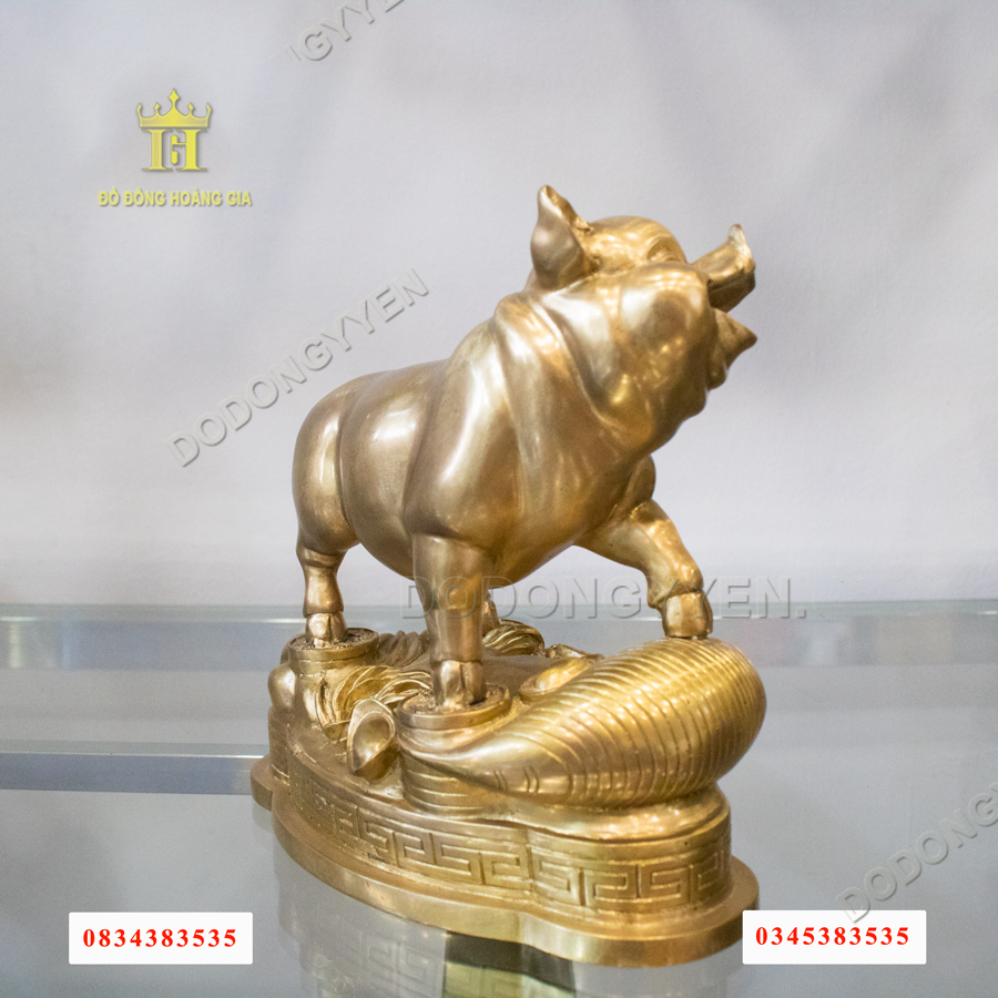 Tượng heo được đúc hoàn toàn theo phương pháp thủ công