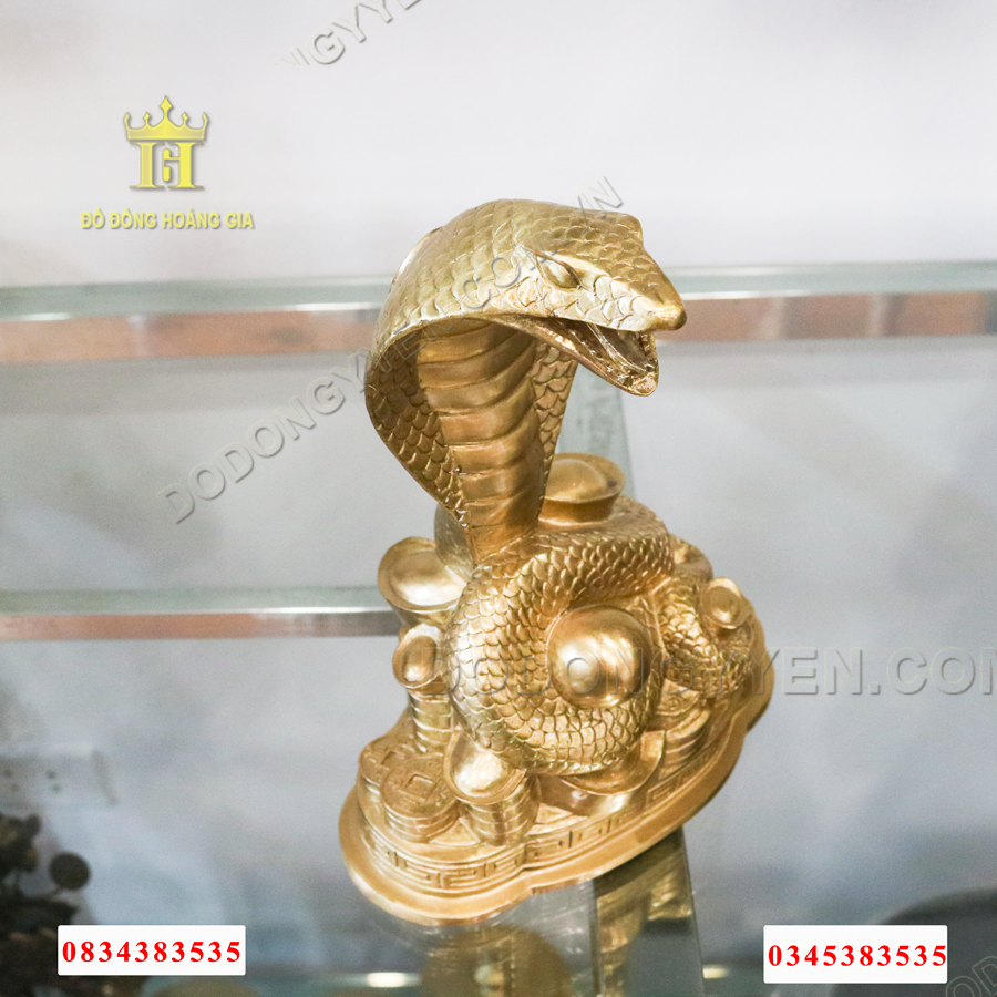 Tượng rắn đồng vàng nguyên chất