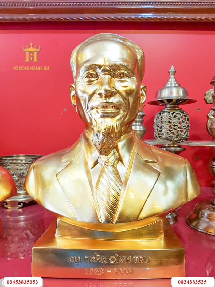 Tượng đồng cụ ông dát vàng