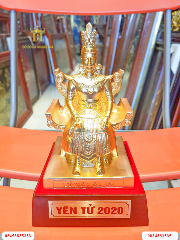 Tượng vua hùng bằng đồng dát vàng